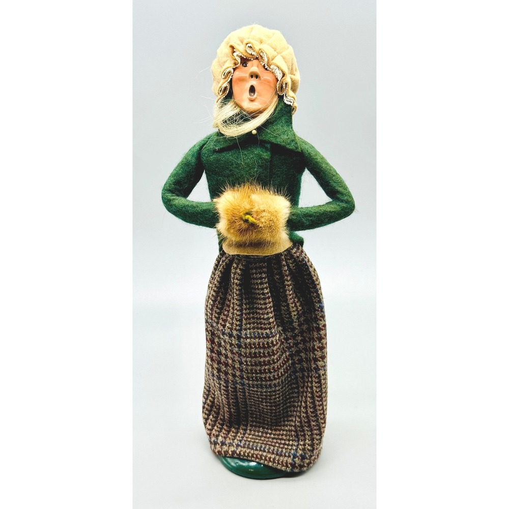 Byers Choice Carolers Figurine Woman in Plaid Skirt Tan Faux Fur Muff 1987